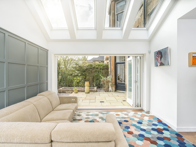 Contemporary_extension_and_interior_-_hughenden_road04_big